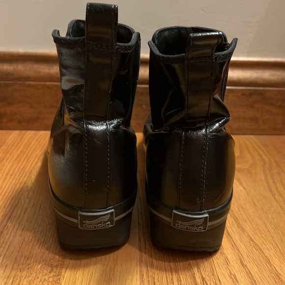 Dansko Vail Chelsea Black Rain Boot Patent Shiny Finish - Picture 4 of 10